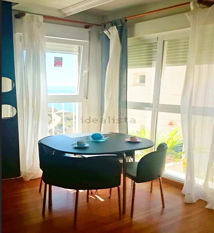 Stunning Two Level In Marina Apartament *