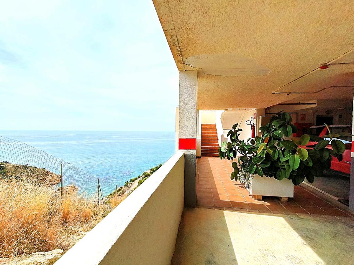 Stunning Two Level In Marina Apartment